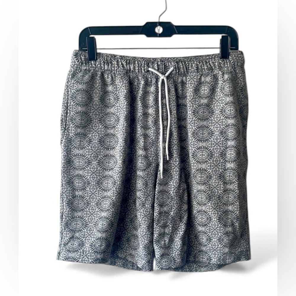 Thread wave Gray Athletic Shorts with Geometric Pattern and Elastic Waistband